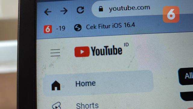 Ilustrasi tampilan YouTube di laptop (Liputan6.com/Giovani Dio Prasasti)