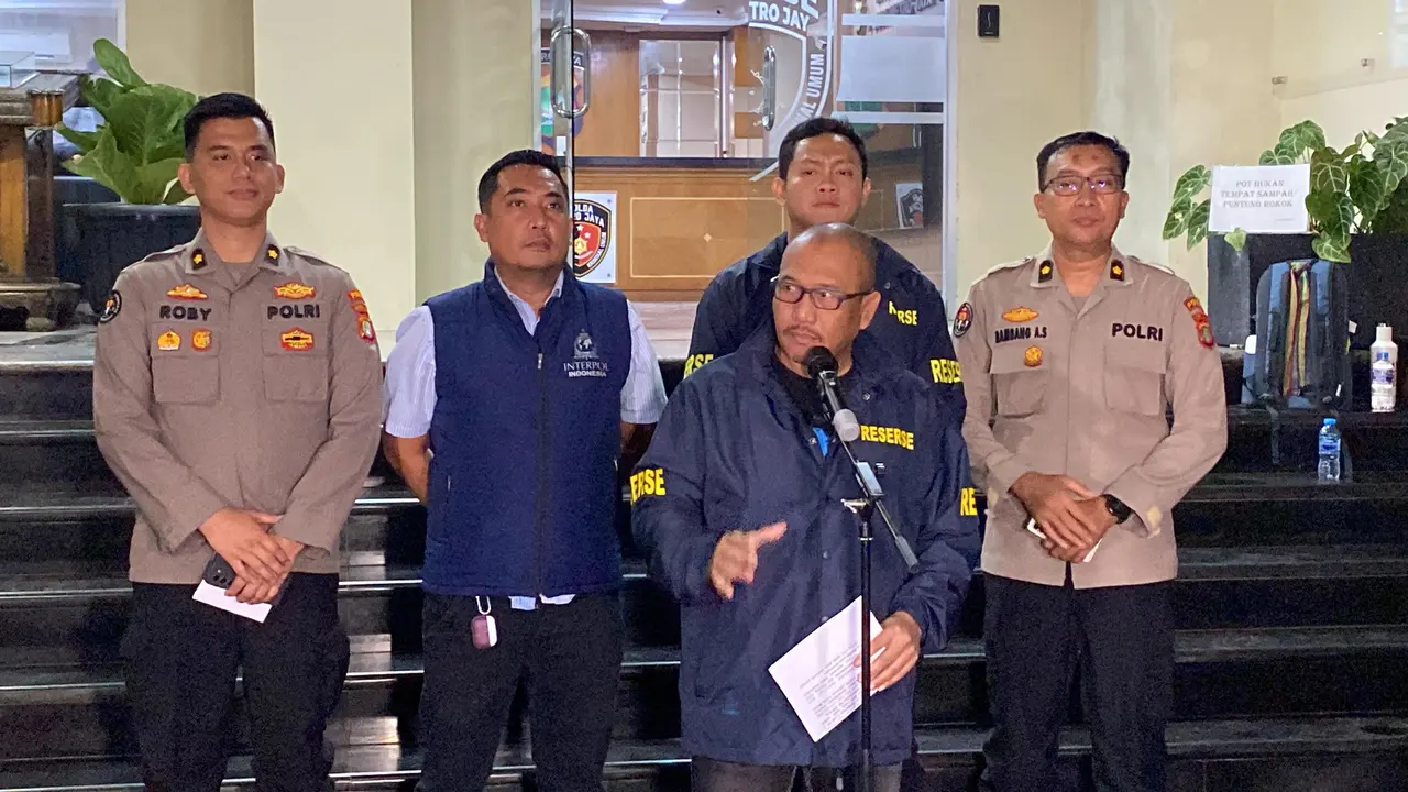 Direktur Reskrimum Polda Metro Jaya, Kombes Wira Satya, di Mapolda Metro Jaya, Sabtu (16/11/2024). (Merdeka.com/Nur Habibie)