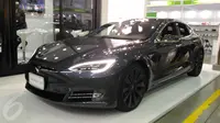 Mobil Otonomos Listrik Tesla Model S di Computex 2017. Liputan6.com/Mochamad Wahyu Hidayat
