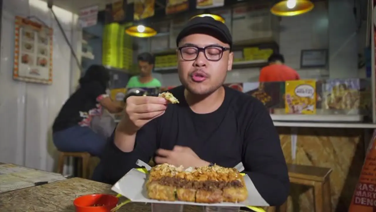 Martabak ala pizza bikin ketagihan (Foto: Kokikutv)