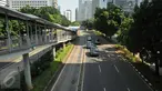 Suasana jalanan di Jakarta tampak sepi, Rabu (09/12). Saat Pilkada, jalan-jalan protokol Ibu Kota yang biasanya selalu padat kendaraan kini lenggang dan bebas dari kemacetan. (Liputan6.com/Gempur M Surya)