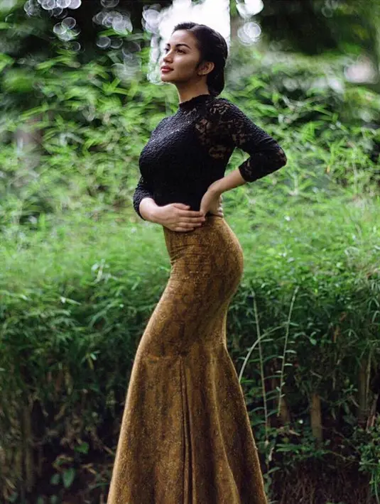 Lihat betapa indahnya bentuk dari Ariel Tatum. Wajar jika banyak wanita yang iri dengan bentuk badan dari pemain film Kawin Laris ini. (Foto: instagram.com/arieltatum)