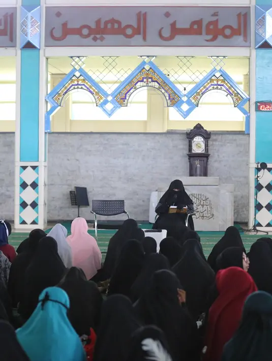 "Ya Wallahu'alam. Saya ikut berbahagia (soal kabar Caisar dijodohkan)," singkat Indadari di kawasan Pondok Indah, Jakarta Selatan, Kamis (7/9/2017). (Adrian Putra/Bintang.com)