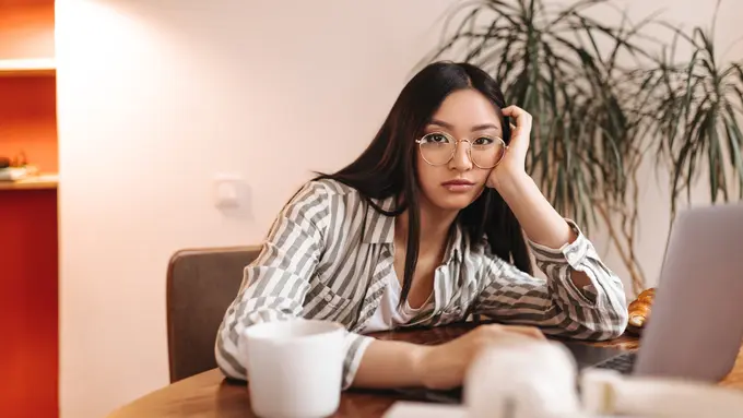 wanita oktober sikap membosankan