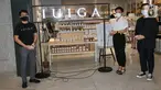 Managing Director IUIGA Indonesia William Firman, Deputy GM Leasing ASRI Jessa Setiabudi dan CEO Manual Jakarta Hadi Ismanto pada pembukaan gerai IUIGA kedua yang mengusung konsep Retail+ di Astha Mall SCBD, Jakarta, Jumat (27/11/2020). (Liputan6.com/Fery Pradolo)