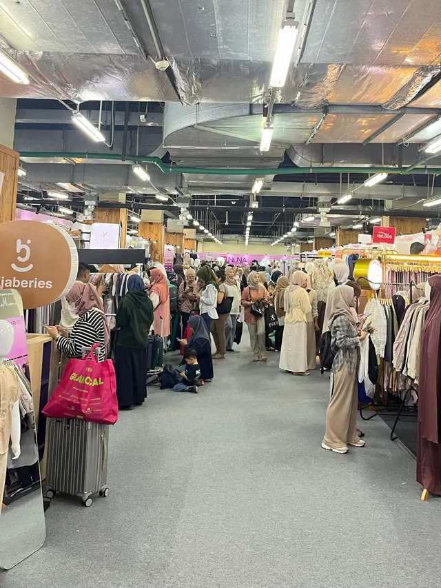 Trik Belanja Baju Lebaran Anti Boncos di Bazaar Brand Lokal