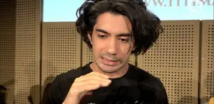 Reza Rahadian Kesulitan Menghafalkan Puisi Chairil Anwar di Teater Perempuan- perempuan Chairil.