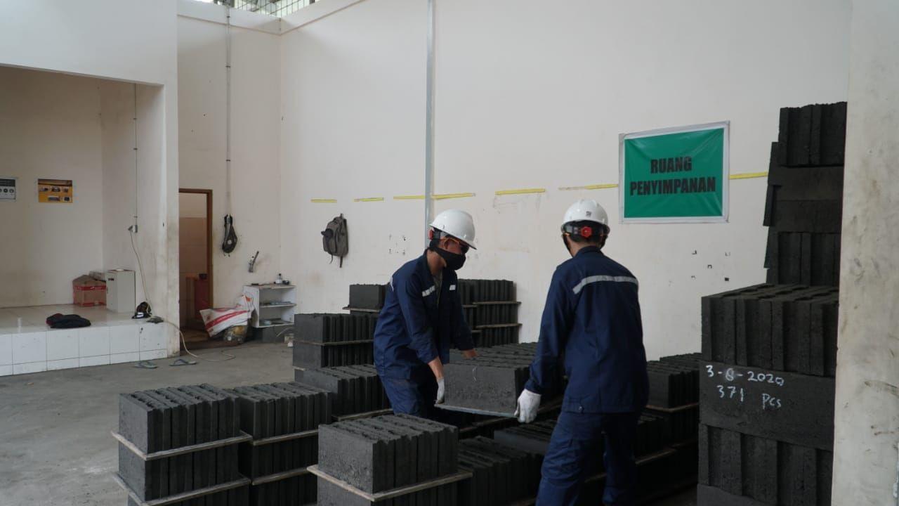 PLN mendorong pemanfaatan material Fly Ash dan Bottom Ash (FABA) untuk menjadi bahan baku keperluan berbagai sektor yang dapat mendorong ekonomi nasional.