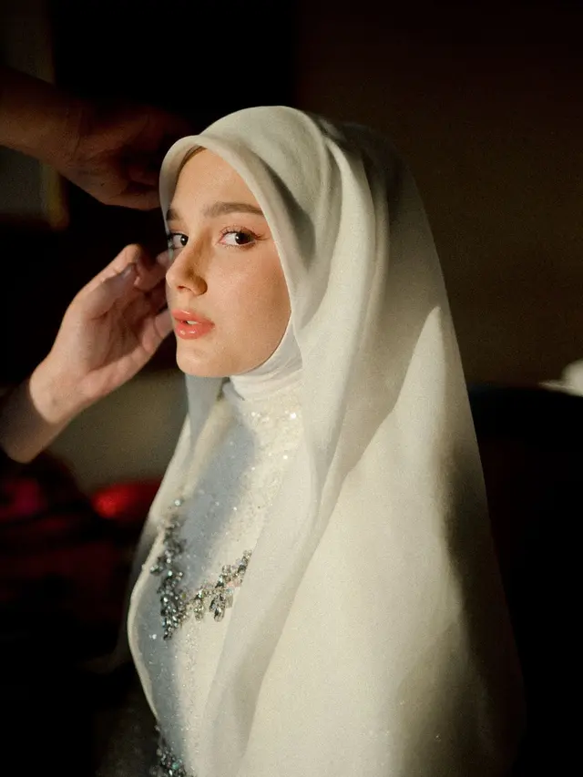 Potret Cantik Yasmine Ow dengan Glass Skin Saat Menikah dengan Pria Malaysia