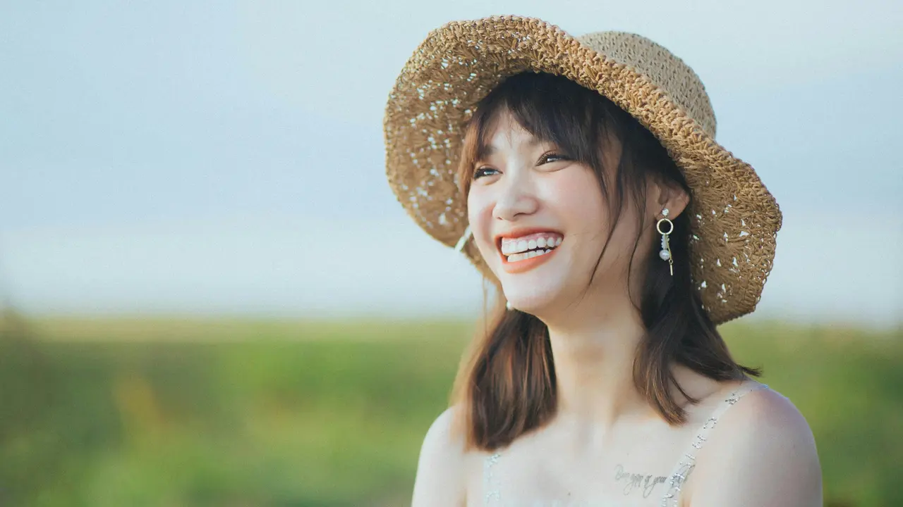 bahagia santai mandiri cantik