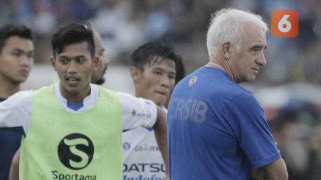 Pelatih Persib Bandung, Mario Gomez