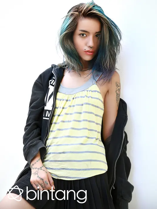 “Aku yang jelas punya harapan besar. Mereka harus jadi sukses, kuat, takut Tuhan. Aku enggak muluk-muluk. Apapun yang mereka pilih, selama itu positif pasti aku bahagia,” kata perempuan finalis GADIS Sampul 2004. (Galih W. Satria/Bintang.com)