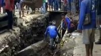 Pekerja galian pipa PDAM di Kabupaten Tangerang ditemukan tewas tertimpa pipa dan tanah. (Istimewa)