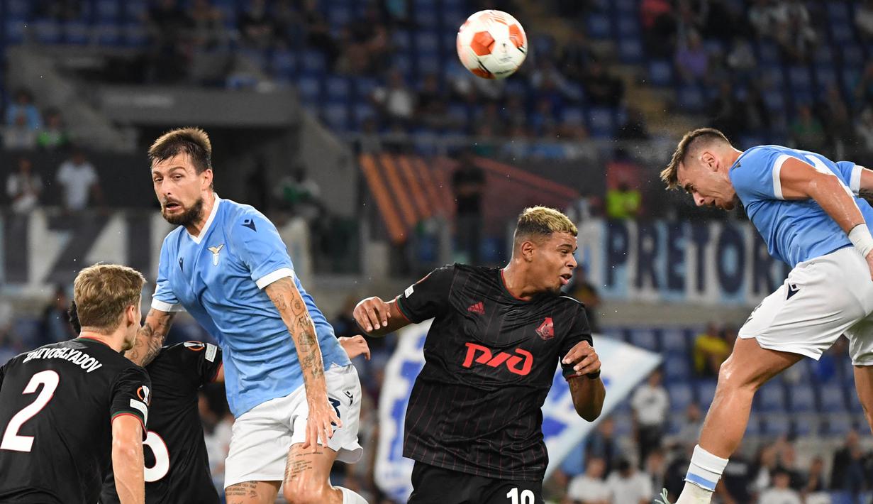 Dominasi bola dan keunggulan skor membuat Lazio bermain lebih tenang. Tidak ada gol tambahan di babak kedua. Skor 2-0 untuk kemenangan Lazio. (AFP/Andreas Solaro)