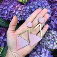 Ilustrasi perhiasan terbuat dari tanah liat | Instagram.com/kyoki_boutique