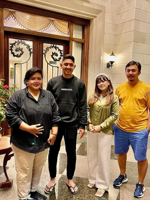 6 Potret Terbaru Arya Saloka Ganti Gaya Rambut, Penampilannya Dipuji Makin Segar