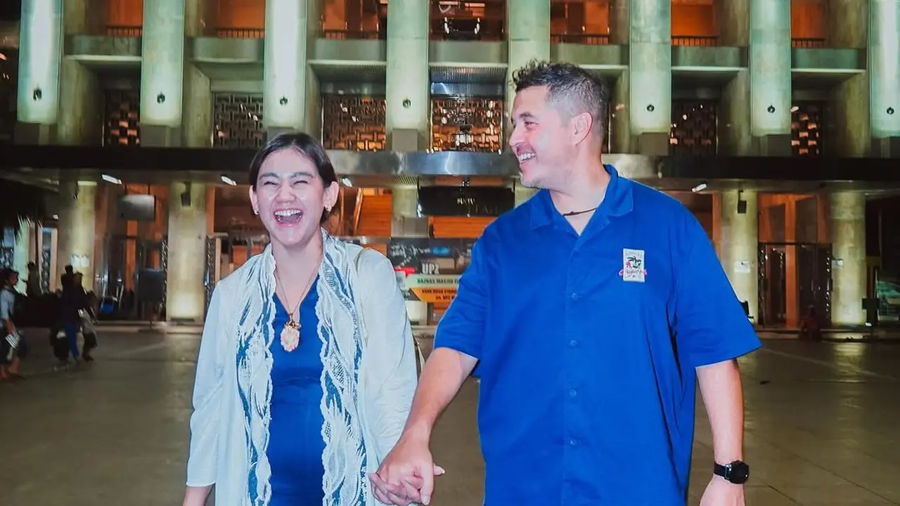 Gaya Sederhana dan Elegan Sissy Prescillia di Usia 40, Rayakan Ulang Tahun di Masjid Istiqlal