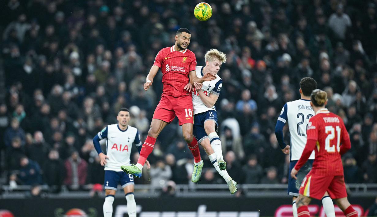 Berkat hasil ini, Spurs berpeluang besar melaju ke final. Namun, masih ada laga leg kedua yang akan digelar di kandang Liverpool, Anfield pada awal Februari mendatang. (AP Photo/Ian Walton)