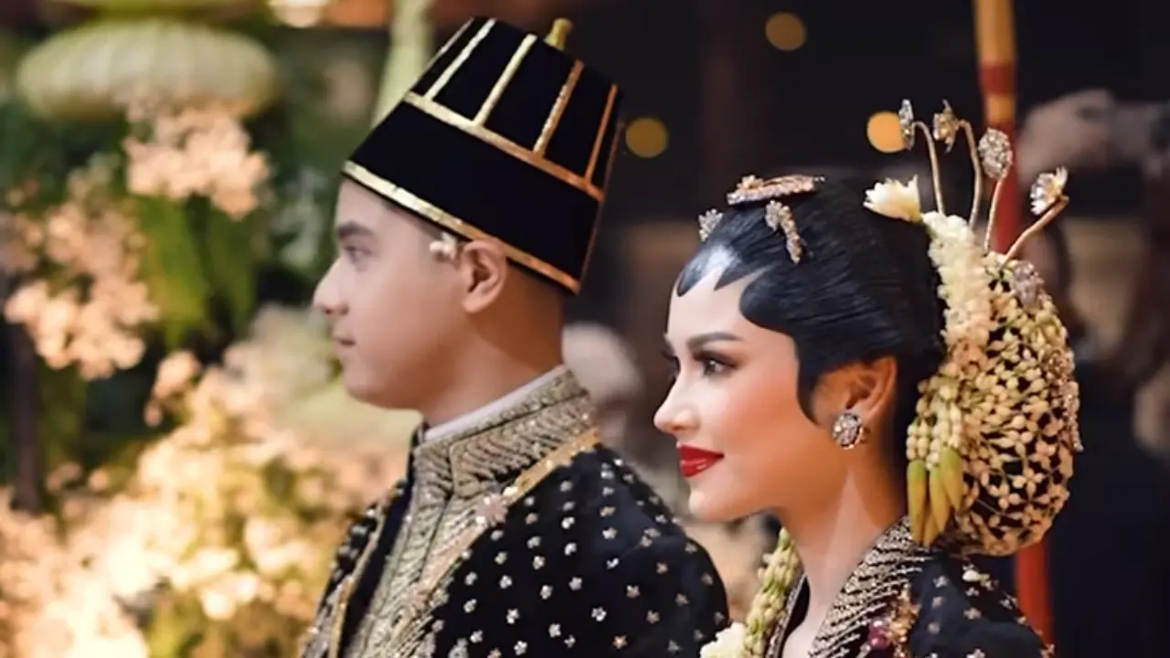 Gaya Elegan Alyssa Daguise dan Al Ghazali Saat Ngundu Mantu, Berbusana Adat Jawa Rancangan Biyan