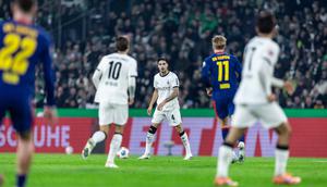 Bek Borussia Monchengladbach, Kevin Diks, dalam pertandingan melawan Leipzig di Borussia-Park, Sabtu (29-11-2025) kedini hari WIB, pada pekan ke-12 Bundesliga 2025/26. (Dok.borussia.com)