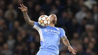 Kedatangan Erling Haaland jelas akan membuat Gabriel Jesus semakin merana. Pemain asal Brasil itu bukanlah pilihan utama Pep Guardiola sehingga musim ini ia selalu menjadi penghangat bangku cadangan. (AFP/Oli Scarff)