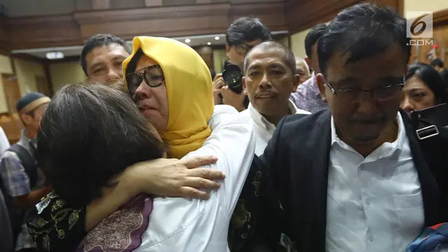 Tangis Kerabat di Sidang Vonis Karen Agustiawan
