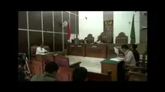 Sempat tertunda, sidang perdana praperadilan Gubernur nonaktif Aceh Irwandi Yusuf digelar di Pengadilan Negeri Jakarta Selatan.