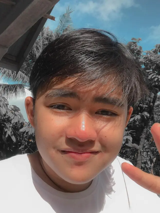6 Potret Sabri Anto, Cowok yang Disebut Mirip Amanda Manopo Ini Curi Perhatian