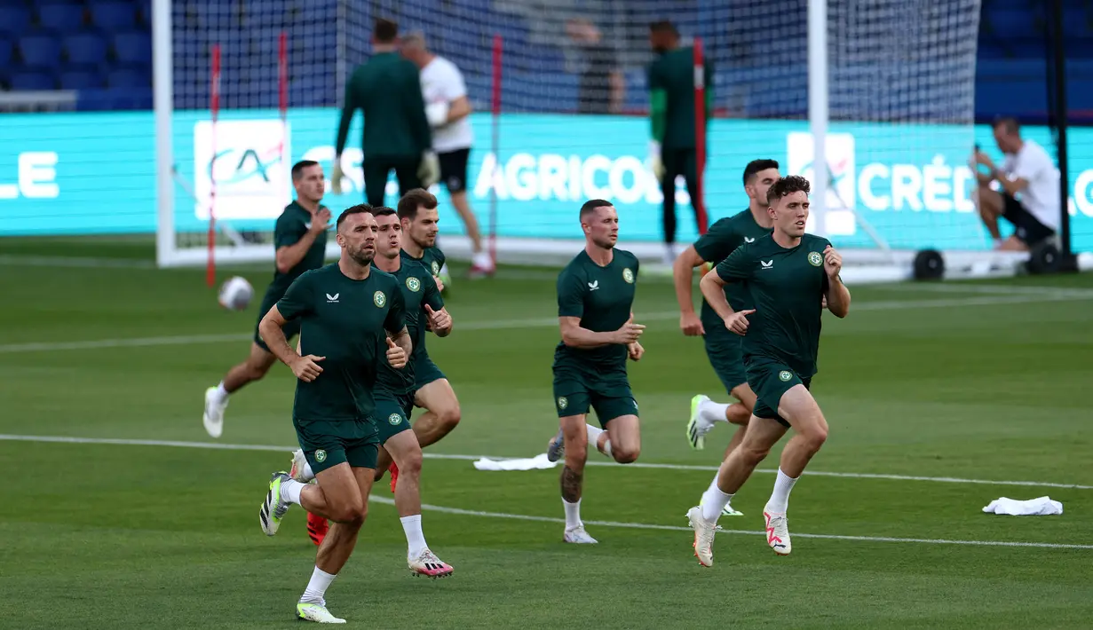 Usai melawat ke Prancis, Timnas Irlandia di bawah asuhan pelatih Stephen Kenny bakal menjamu Belanda di Dublin, pada 11 September 2023. (Photo by FRANCK FIFE / AFP)