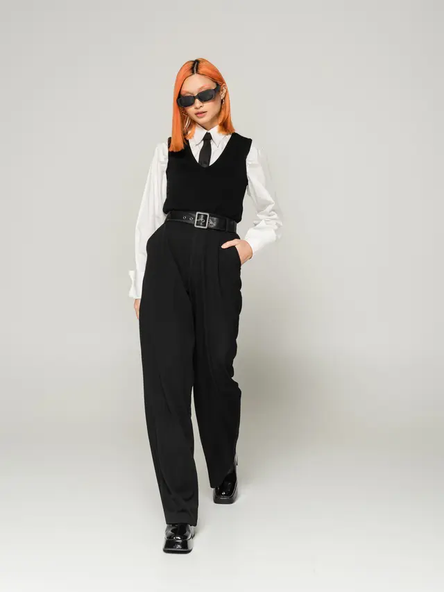 10 Mix and Match Kemeja Putih yang Stylish, Cocok Dicoba untuk Berbagai Acara