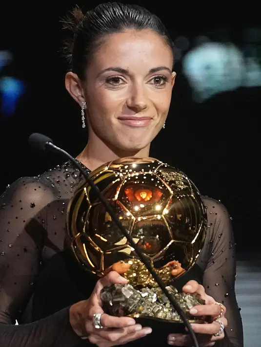 Bonmati, yang memenangkan Bola Emas Piala Dunia, membantu Spanyol memenangkan turnamen tersebut pada bulan Agustus. (AP Photo/Michel Euler)