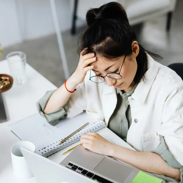 6 Zodiak ini sering mengeluh di tempat kerja, Gemini karena sering merasa bosan