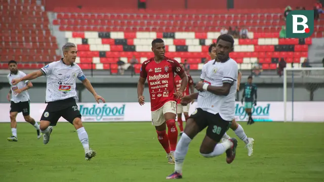 Foto: Sepi Penonton, Bali United Menyerah oleh PSS Sleman di Laga Pembuka BRI Liga 1 2023 / 2024