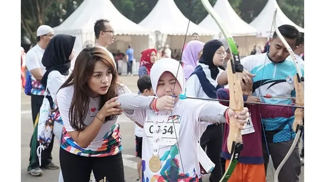 7 Pesona Dellie Threesyandinda Atlet Panahan Putri Lilies Handayani
