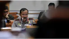 Seorang polisi di Melawi, Kalimantan Barat membunuh dan memutilasi 2 anak kandungnya. Kepala Kepolisian Republik Indonesia Jenderal Polisi Badrodin Haiti mengungkap motif Brigadir Petrus Bakus membunuh 2 anaknya adalah untuk persembahan.