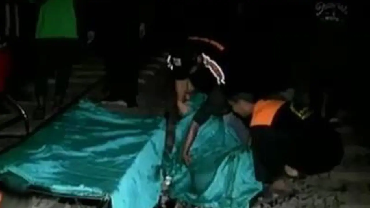 Tewas Tertabrak Kereta