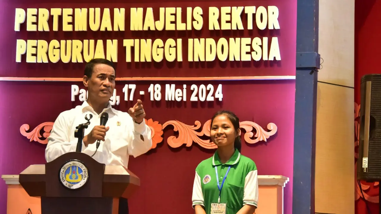 Hadiri Majelis Rektor PTN di Padang, Mentan Amran Sambut Baik Pembentukan Kelompok Tani Mahasiswa