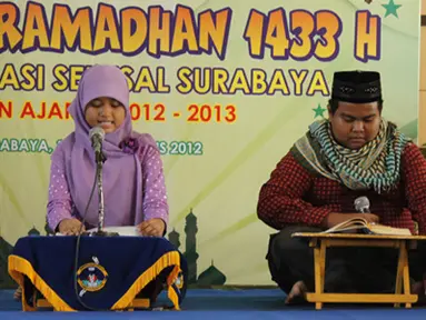 Citizen6, Surabaya: Kegiatan Pondok Ramadhan hari pertama diisi dengan lomba kaligrafi, lomba qiroah Alqur ' an, lomba Miss Jilbab dan Mr. Sarung, lomba perkusi saur, kuis Ramadhan, dan ceramah agama. (Pengirim: Penkobangdikal)