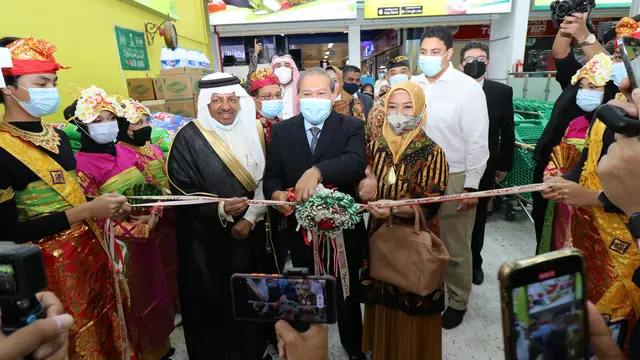 Kegiatan KJRI Jeddah mempromosikan produk Indonesia dalam menyambut HUT RI ke-76.