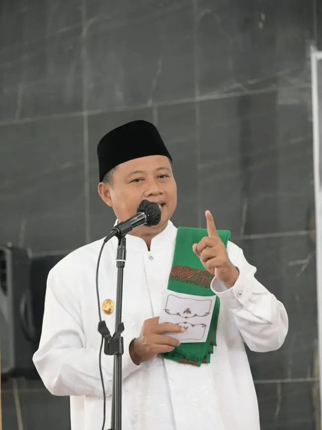 Wagub Jabar Uu Ruzhanul Ulum mengingatkan masyarakat Garut, termasuk Jawa Barat untuk tetap mengoptimalkan pelaksanaan vaksinasi Covid-19, termasuk menjaga protokol kesehatan (Prokes), di tengah persiapan mudik nasional lebaran 2022.