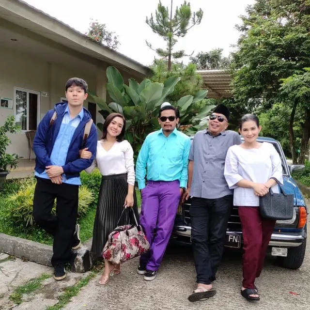 Cita Citata dan Fero Walandow Pamer Cincin Nikah, Ini 3 Faktanya. (Sumber: Instagram/cita_citata)