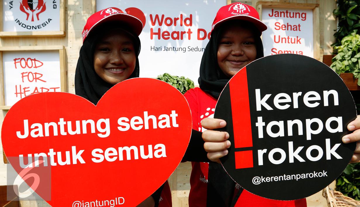 Pengunjung saat menghadiri acara bazar dan promosi 'Food for Heart', Jakarta, Minggu (27/9/2015). Acara tersebut digelar dalam rangka memperingati Hari Jantung Sedunia 2015 yang mengusung tema 'Jantung Sehat untuk Semua'. (Liputan6.com/Yoppy Renato)