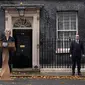 Perdana Menteri Inggris Liz Truss berbicara kepada media di Downing Street di London, Kamis, 20 Oktober 2022. Ia mengundurkan diri sebagai pemimpin Partai Konservatif Inggris. (Foto AP/Alberto Pezzali)
