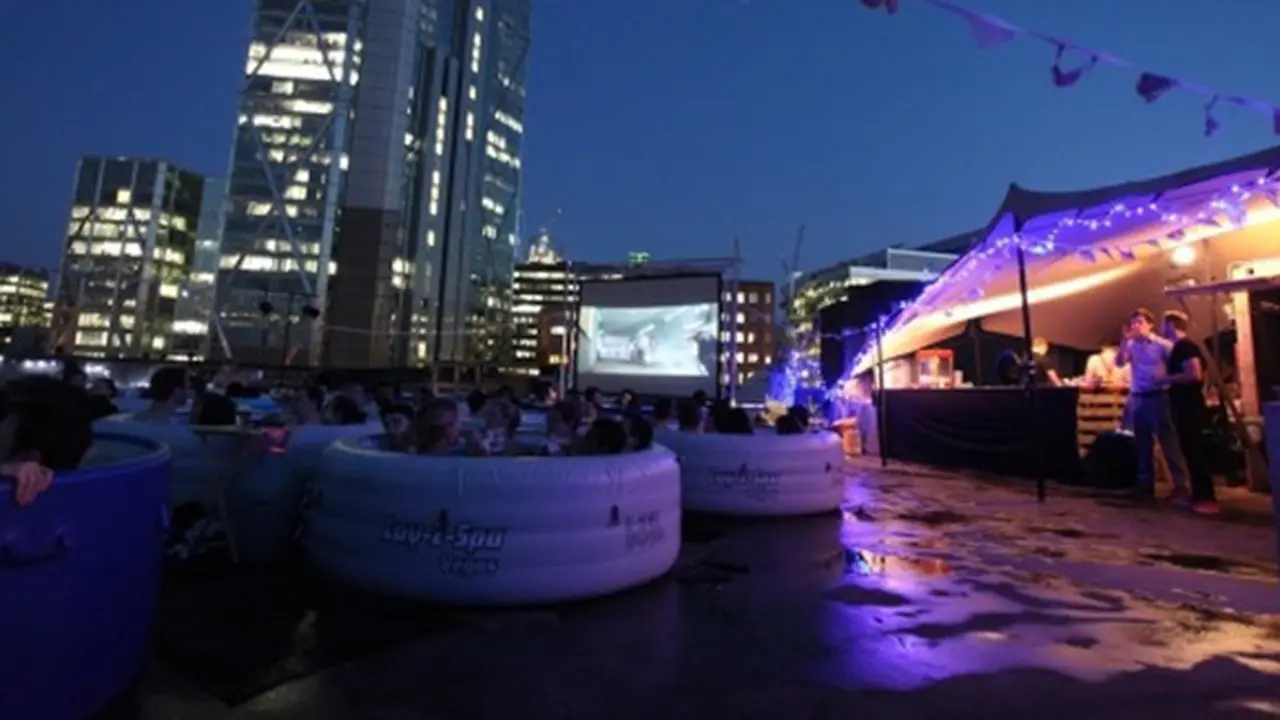 Foto: copyright hottubcinema.com