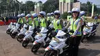 Sejumlah polwan berbaris di depan gedung DPR sebagai pengamanan pelantikan Jokowi-JK, Jakarta, (20/10/14). (Liputan6.com/Miftahul Hayat) 