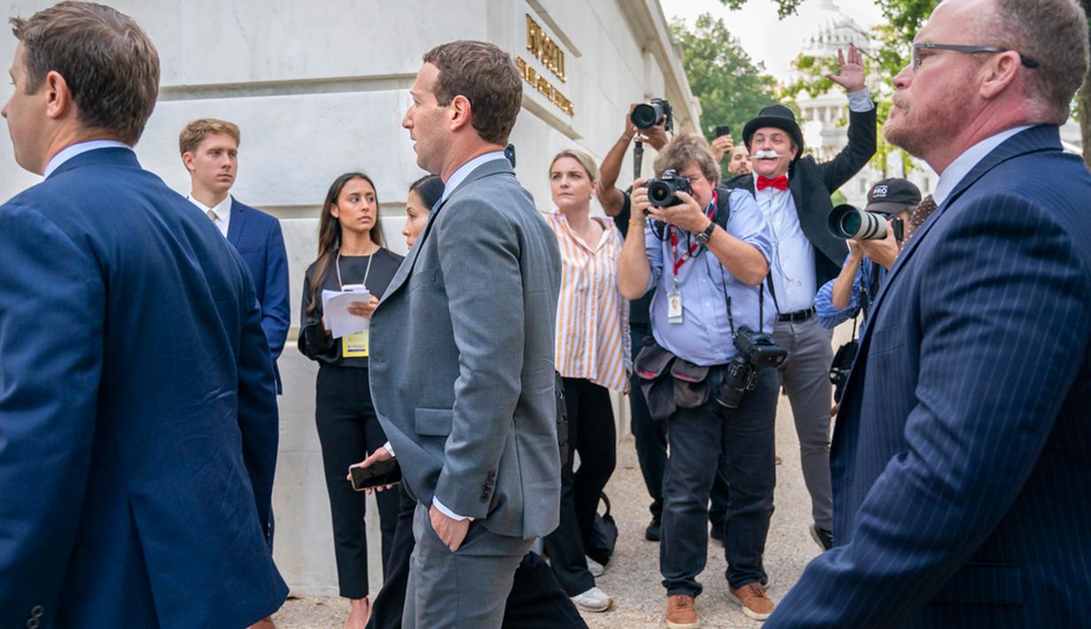 Parlemen secara khusus menginginkan perlindungan terhadap deepfake yang memiliki potensi bahaya untuk menciptakan video palsu, campur tangan dalam pemilu, dan serangan terhadap infrastruktur penting. (AP Photo/Jacquelyn Martin)