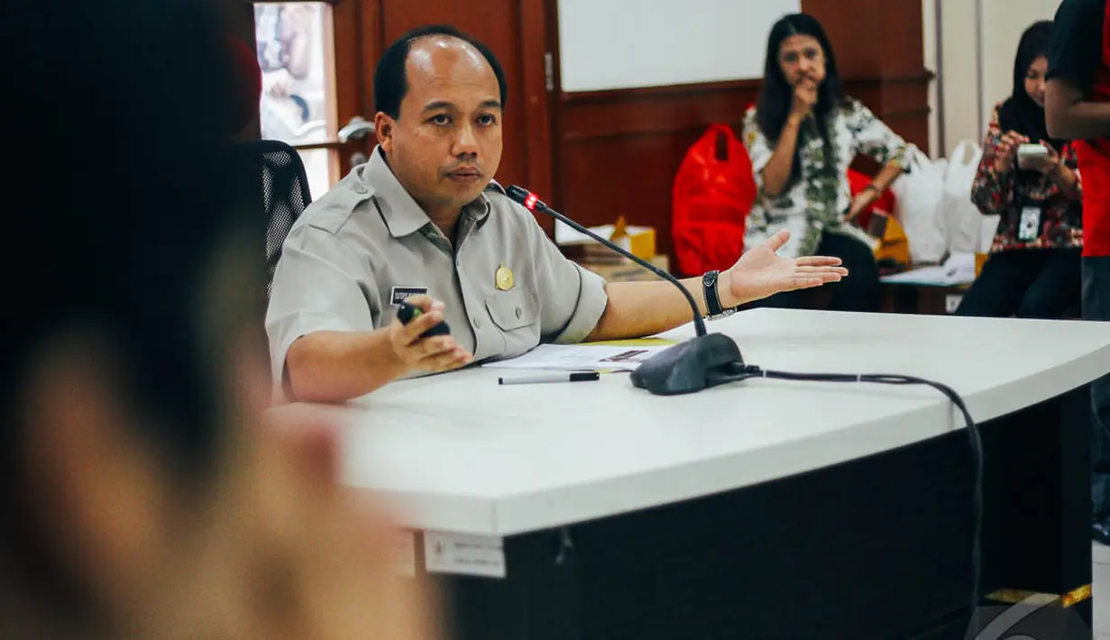 Kepala Pusat Data dan Informasi BNPB Sutopo Purwo Nugroho saat jumpa pers di Jakarta, Jumat (31/10/14). (Liputan6.com/Faizal Fanani)