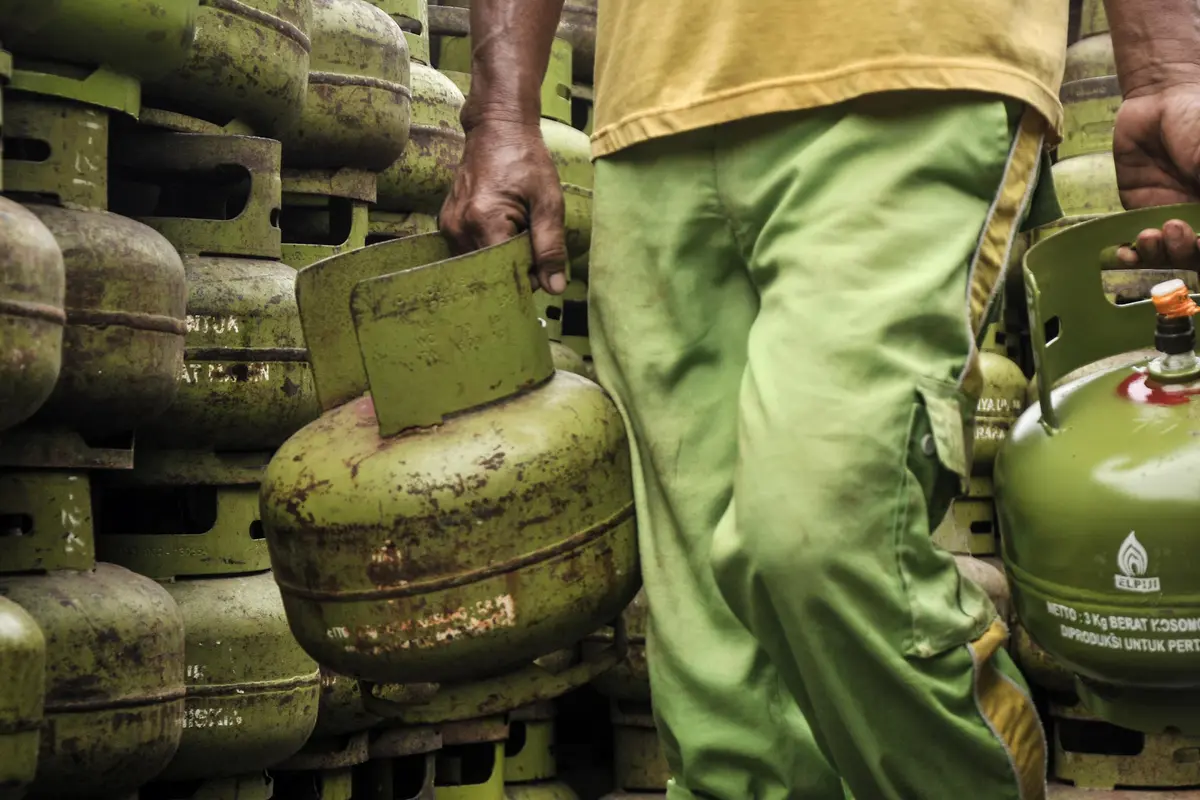 FOTO: Warga Beralih ke Gas Melon Imbas Kenaikan Harga LPG Nonsubsidi