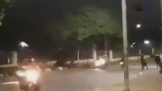 Rekaman video aksi brutal geng motor di Lenteng Agung viral di media sosial meresahkan warga.
