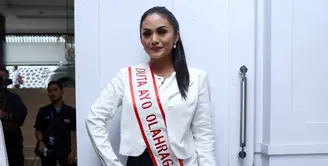 Sebagai publik pigure, Krisdayanti sadar penampilannya menjadi perhatian publik. Berbagai cara dilakukan demi tampil awet muda dan kelihatan segar. (Nurwahyunan/Bintang.com)